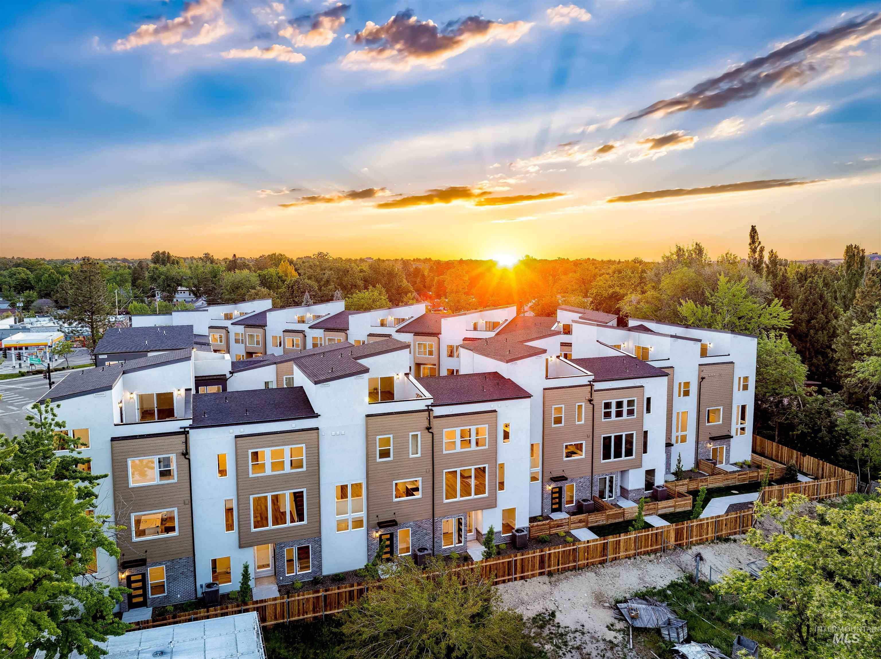 2043 S Makar Ln, Boise, Idaho 83706, 3 Bedrooms, 3.5 Bathrooms, Residential For Sale, Price $795,000, 98968120