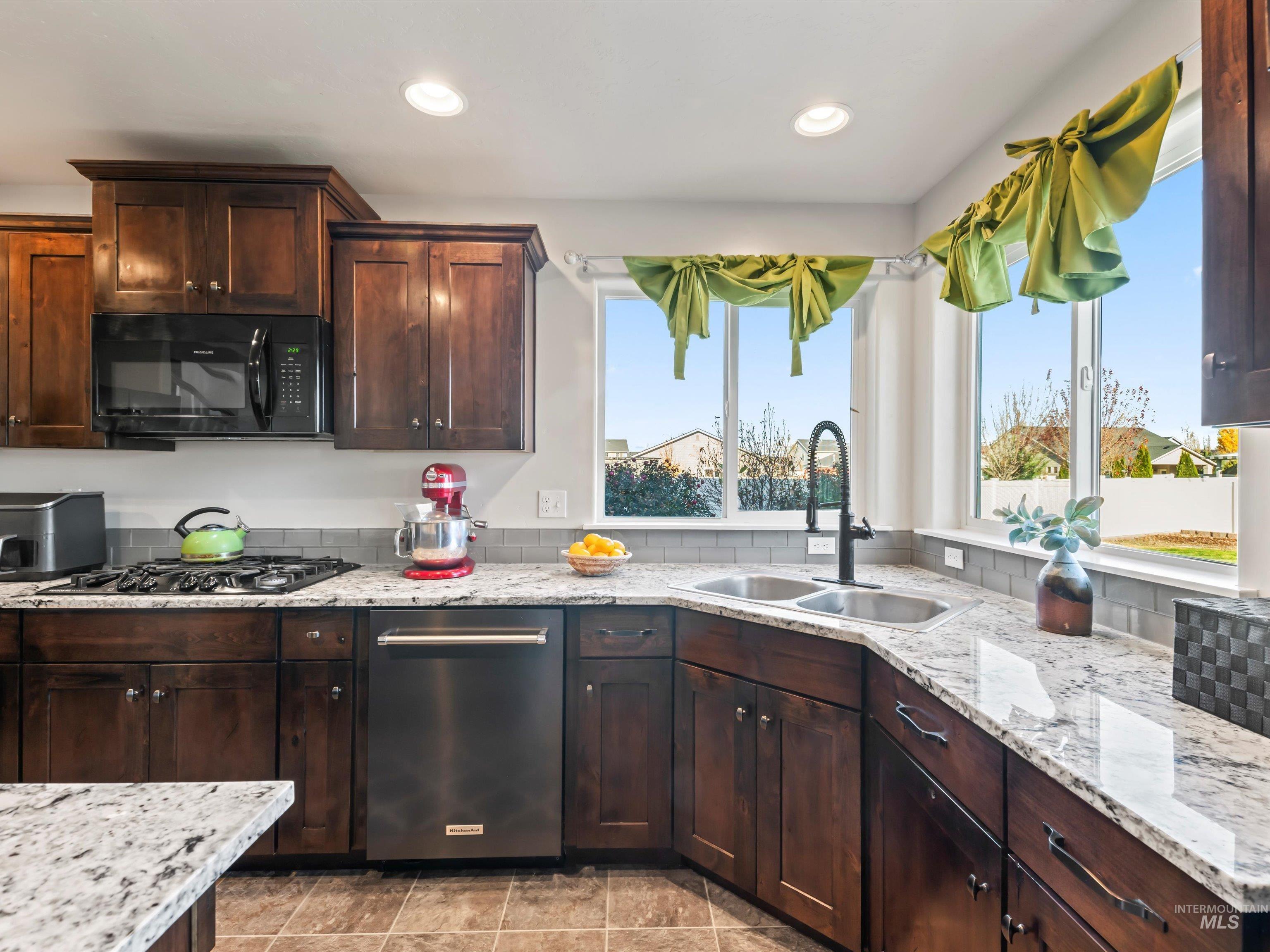 1110 S Kalahari Ave., Kuna, Idaho 83634, 4 Bedrooms, 2.5 Bathrooms, Residential For Sale, Price $479,990, 98968122