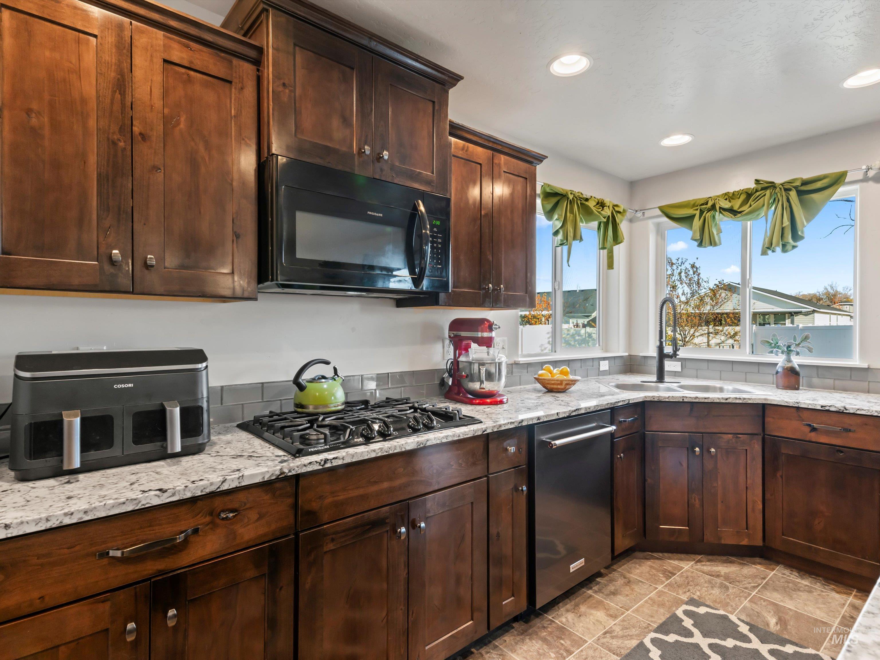 1110 S Kalahari Ave., Kuna, Idaho 83634, 4 Bedrooms, 2.5 Bathrooms, Residential For Sale, Price $479,990, 98968122