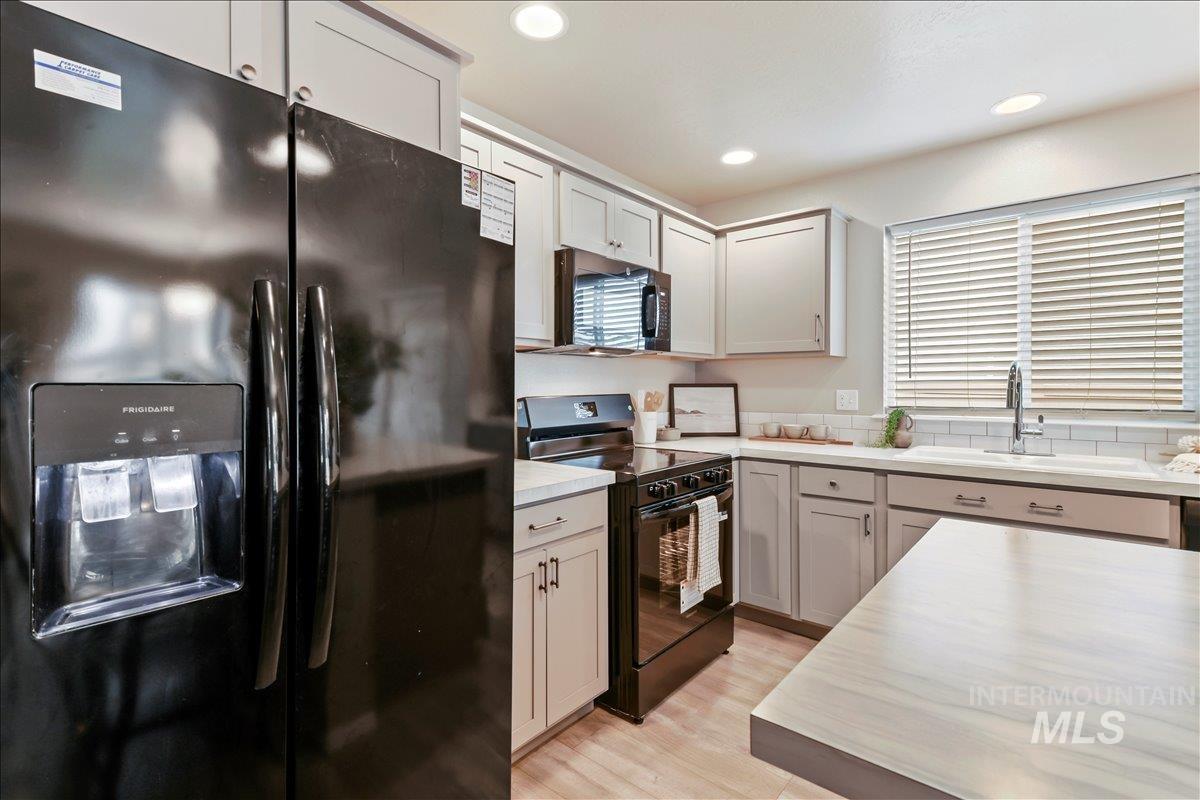 4441 E Stone Falls, Nampa, Idaho 83686, 4 Bedrooms, 2.5 Bathrooms, Residential For Sale, Price $469,900, 98968123