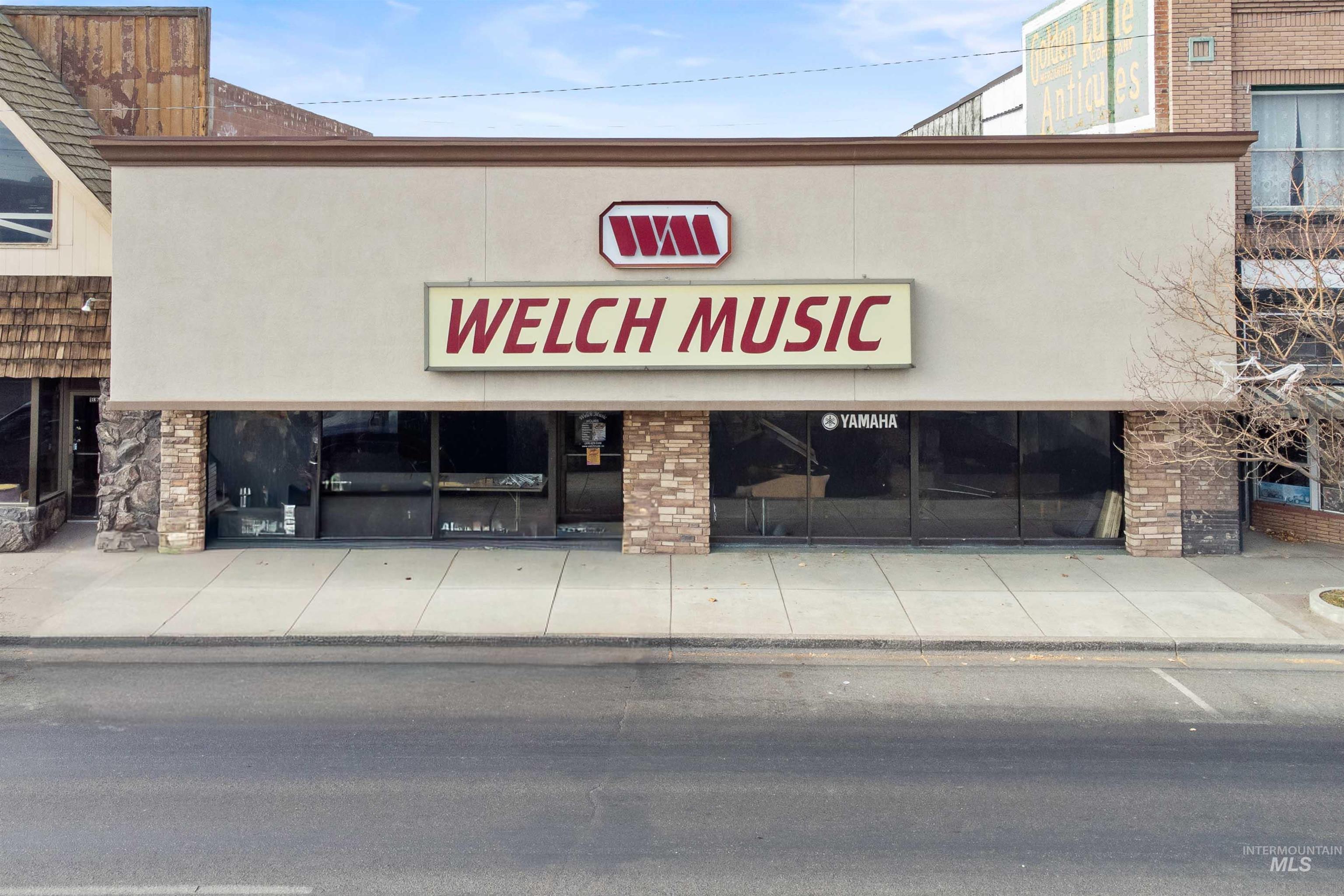 1328 Overland Ave, Burley, Idaho 83318, Business/Commercial For Sale, Price $460,000, 98968128