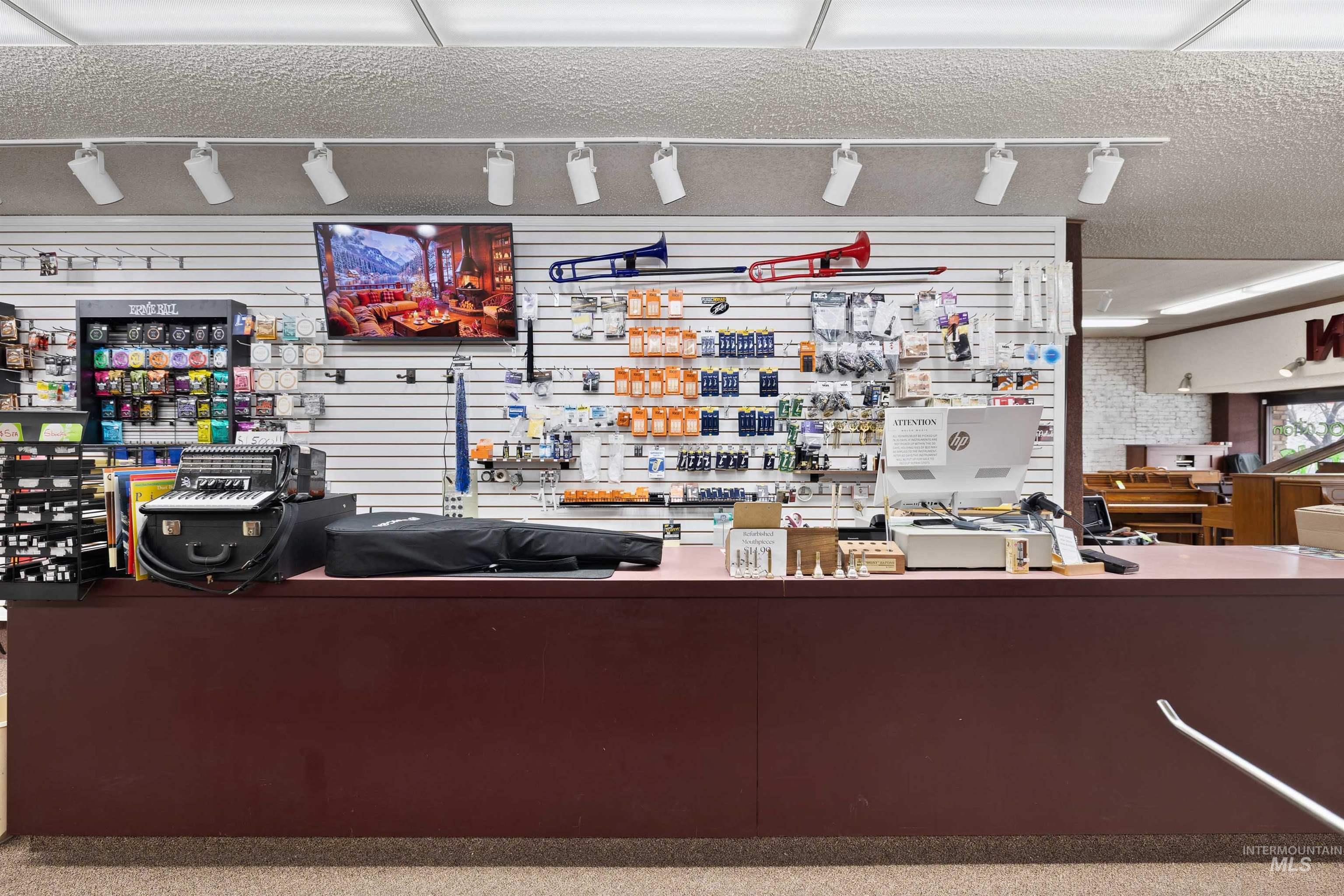 1328 Overland Ave, Burley, Idaho 83318, Business/Commercial For Sale, Price $460,000, 98968128