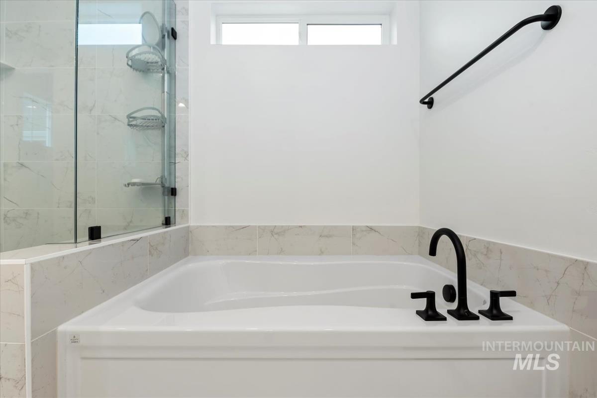 11650 W Vin Santo Dr, Nampa, Idaho 83686, 5 Bedrooms, 3.5 Bathrooms, Residential For Sale, Price $567,777, 98968149