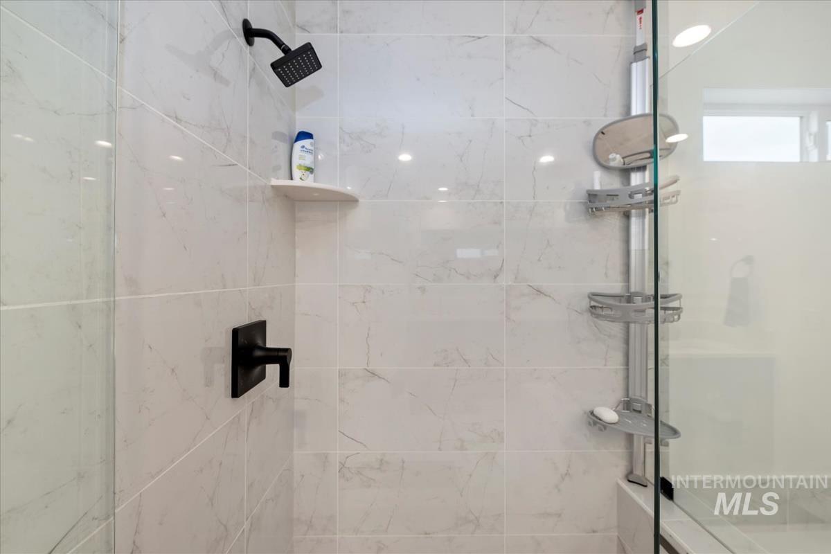 11650 W Vin Santo Dr, Nampa, Idaho 83686, 5 Bedrooms, 3.5 Bathrooms, Residential For Sale, Price $567,777, 98968149