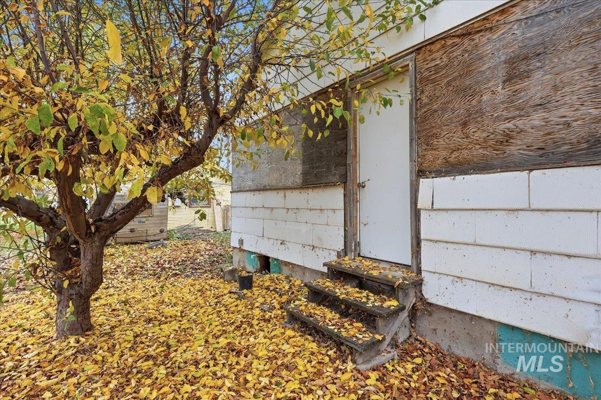 Exterior view of entry steps