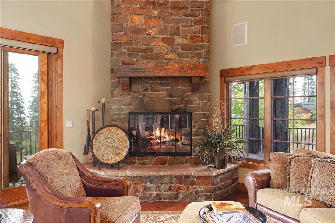 516 Whitewater Dr, Donnelly, Idaho 83615, 5 Bedrooms, 3 Bathrooms, Residential For Sale, Price $2,995,000, 98968203