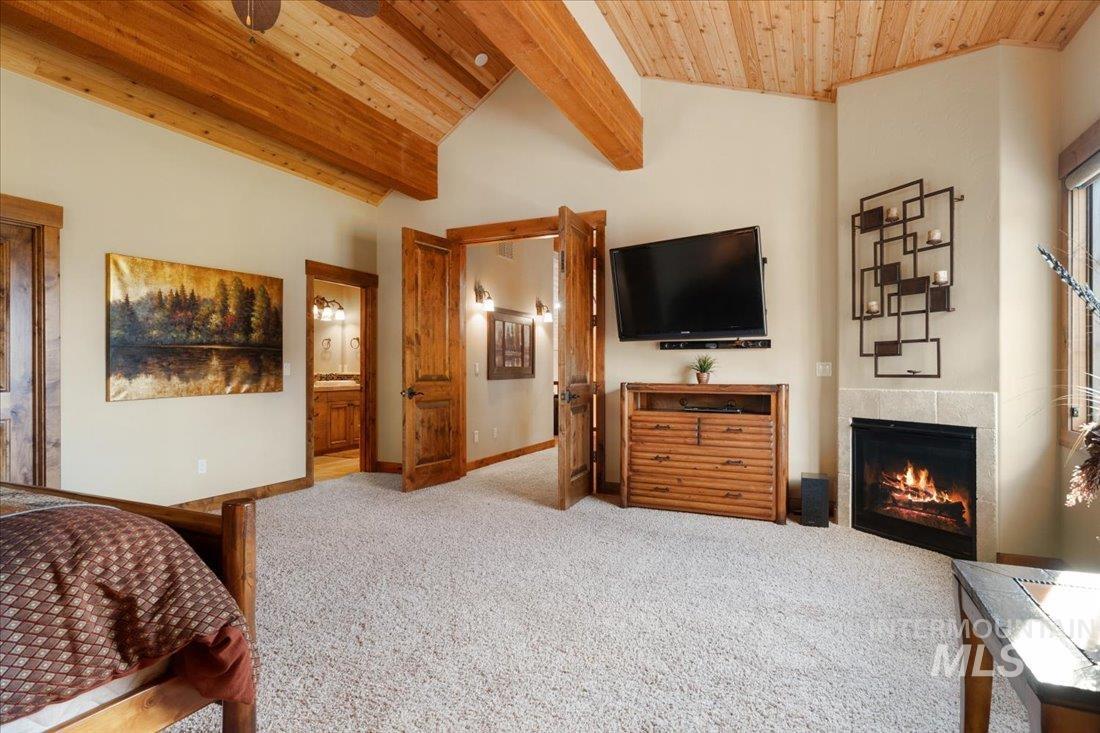 516 Whitewater Dr, Donnelly, Idaho 83615, 5 Bedrooms, 3 Bathrooms, Residential For Sale, Price $2,995,000, 98968203