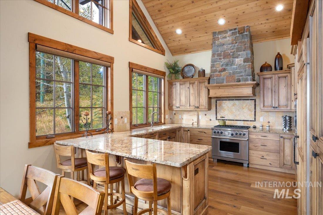 516 Whitewater Dr, Donnelly, Idaho 83615, 5 Bedrooms, 3 Bathrooms, Residential For Sale, Price $2,995,000, 98968203