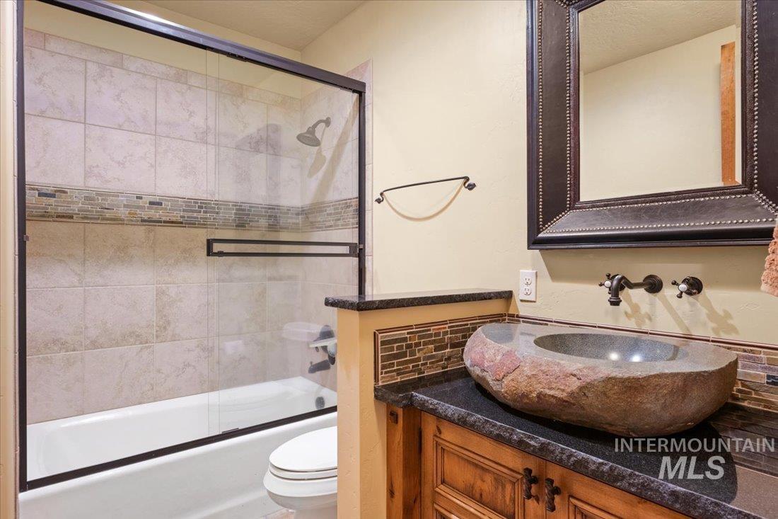 516 Whitewater Dr, Donnelly, Idaho 83615, 5 Bedrooms, 3 Bathrooms, Residential For Sale, Price $2,995,000, 98968203