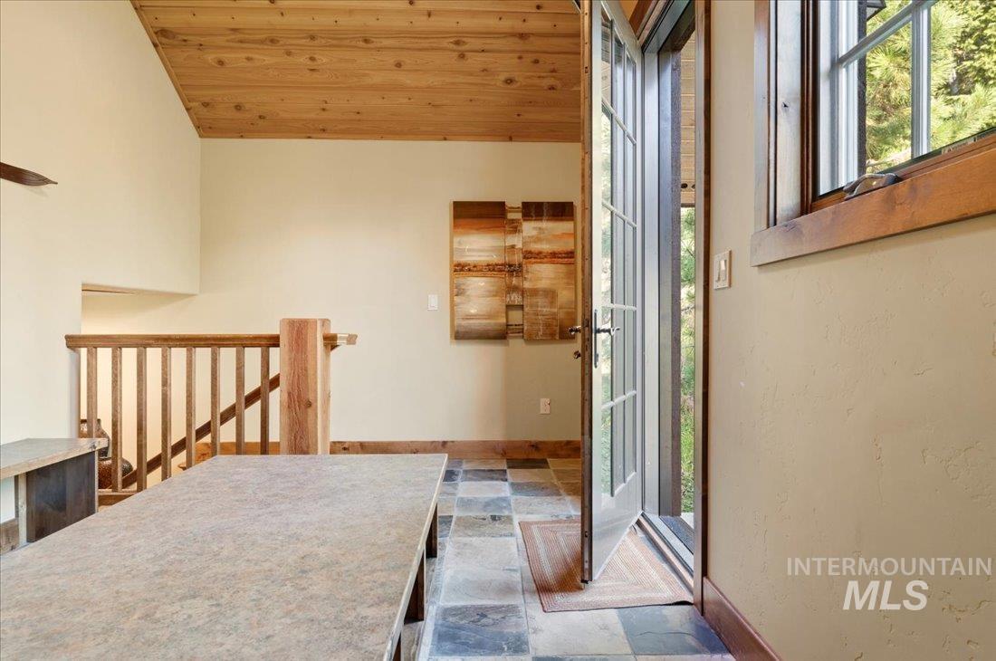 516 Whitewater Dr, Donnelly, Idaho 83615, 5 Bedrooms, 3 Bathrooms, Residential For Sale, Price $2,995,000, 98968203