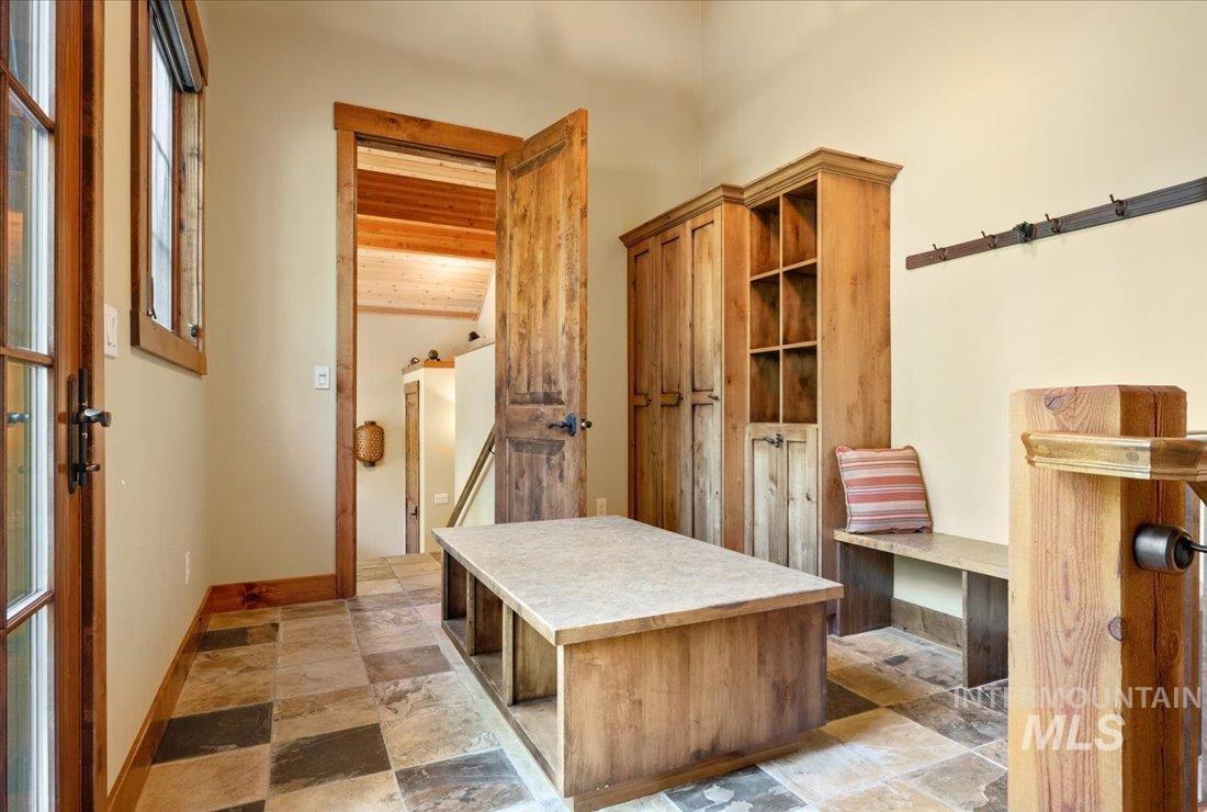 516 Whitewater Dr, Donnelly, Idaho 83615, 5 Bedrooms, 3 Bathrooms, Residential For Sale, Price $2,995,000, 98968203