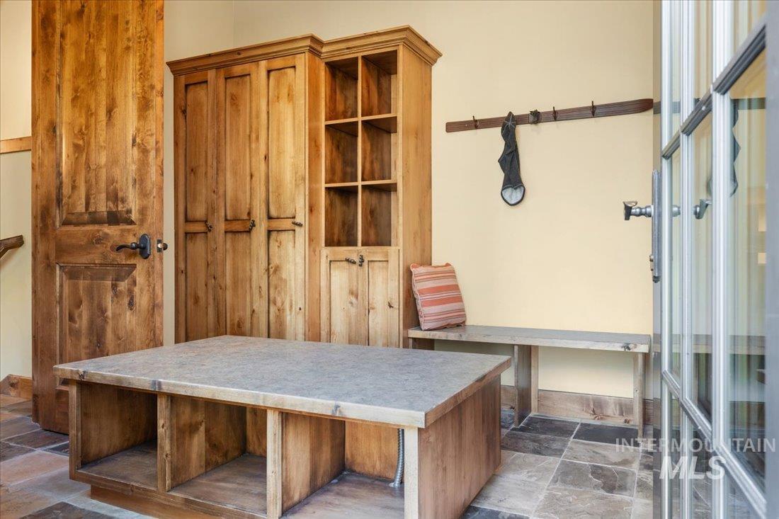 516 Whitewater Dr, Donnelly, Idaho 83615, 5 Bedrooms, 3 Bathrooms, Residential For Sale, Price $2,995,000, 98968203