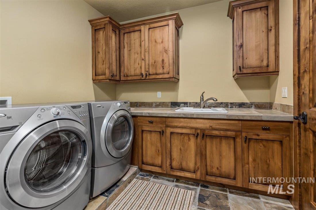 516 Whitewater Dr, Donnelly, Idaho 83615, 5 Bedrooms, 3 Bathrooms, Residential For Sale, Price $2,995,000, 98968203