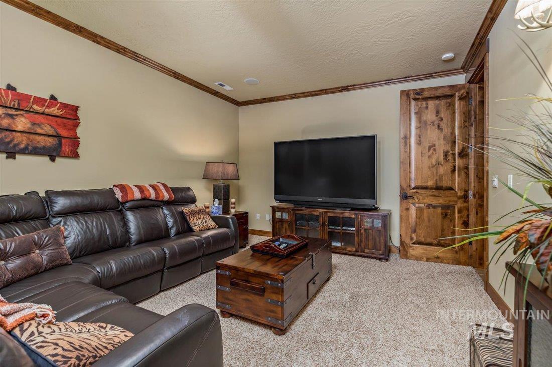 516 Whitewater Dr, Donnelly, Idaho 83615, 5 Bedrooms, 3 Bathrooms, Residential For Sale, Price $2,995,000, 98968203