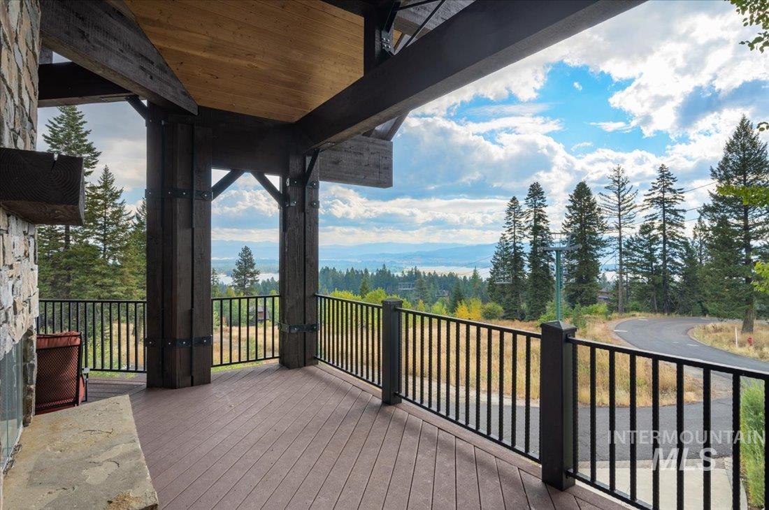 516 Whitewater Dr, Donnelly, Idaho 83615, 5 Bedrooms, 3 Bathrooms, Residential For Sale, Price $2,995,000, 98968203