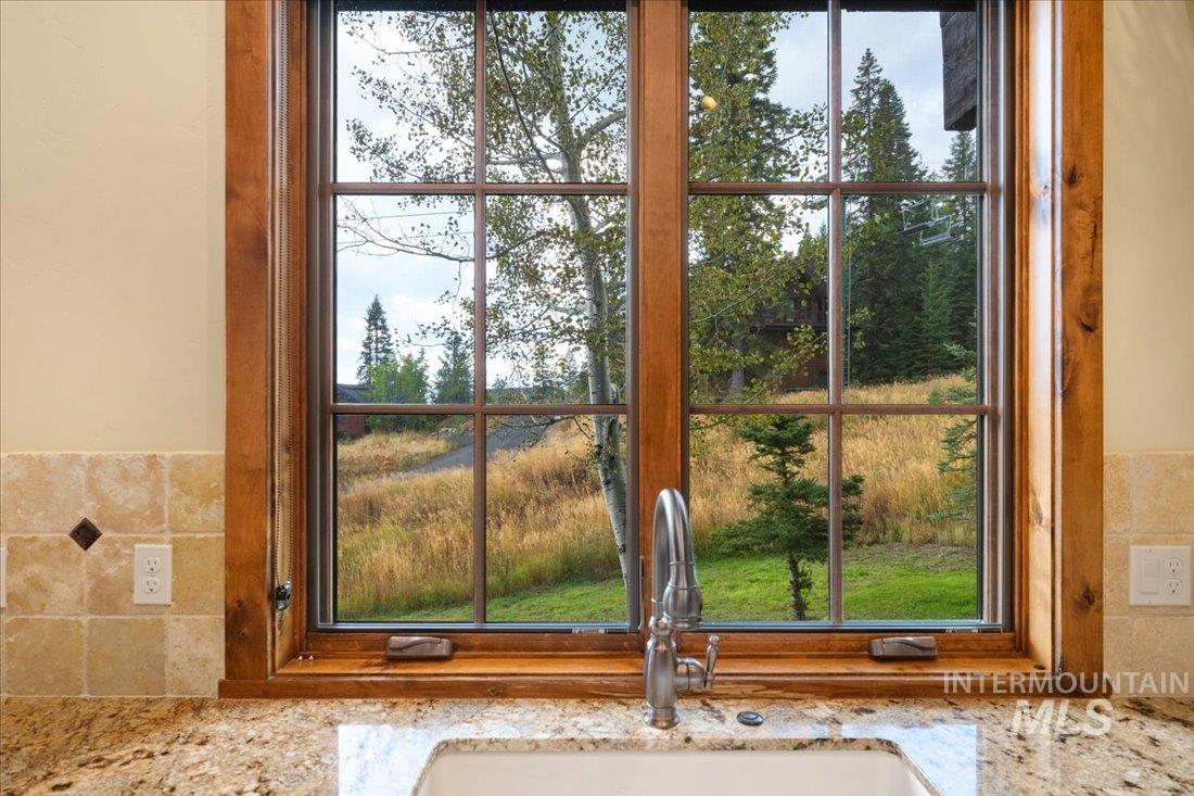 516 Whitewater Dr, Donnelly, Idaho 83615, 5 Bedrooms, 3 Bathrooms, Residential For Sale, Price $2,995,000, 98968203