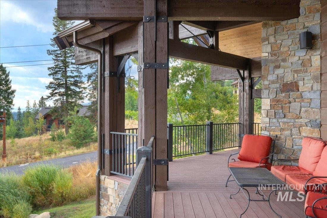 516 Whitewater Dr, Donnelly, Idaho 83615, 5 Bedrooms, 3 Bathrooms, Residential For Sale, Price $2,995,000, 98968203