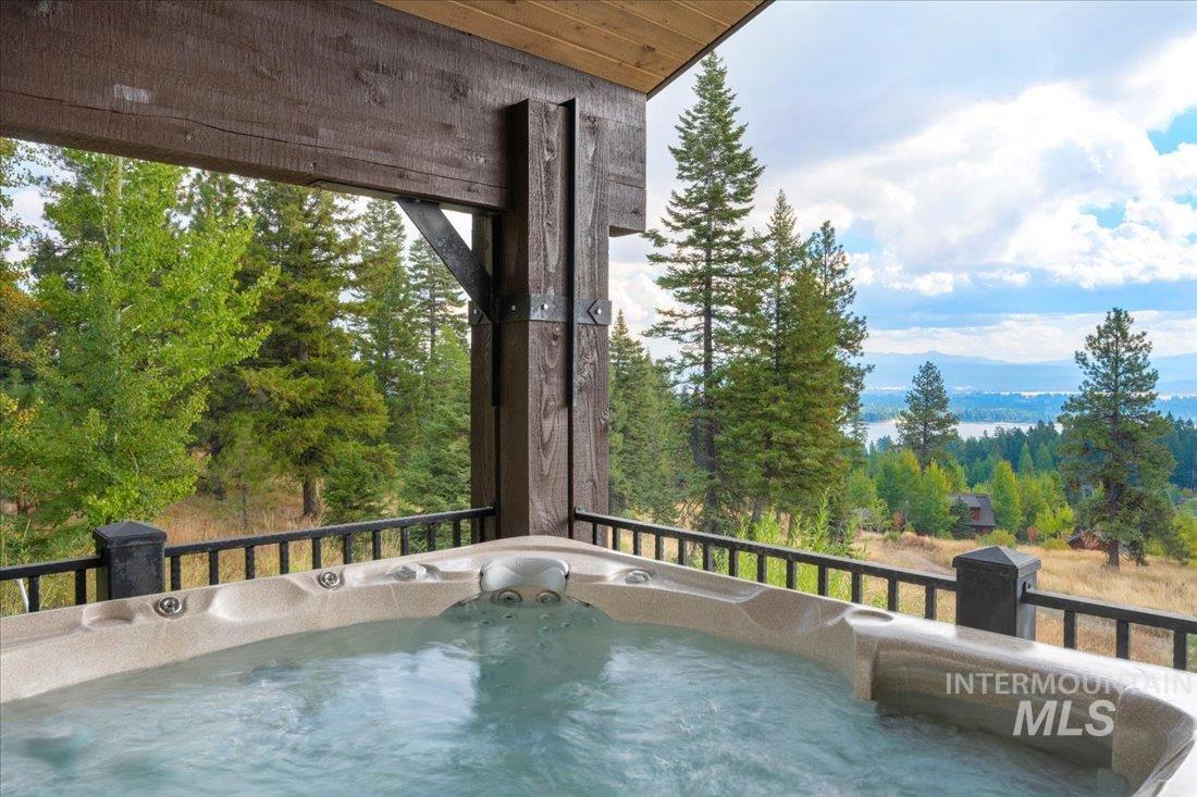 516 Whitewater Dr, Donnelly, Idaho 83615, 5 Bedrooms, 3 Bathrooms, Residential For Sale, Price $2,995,000, 98968203