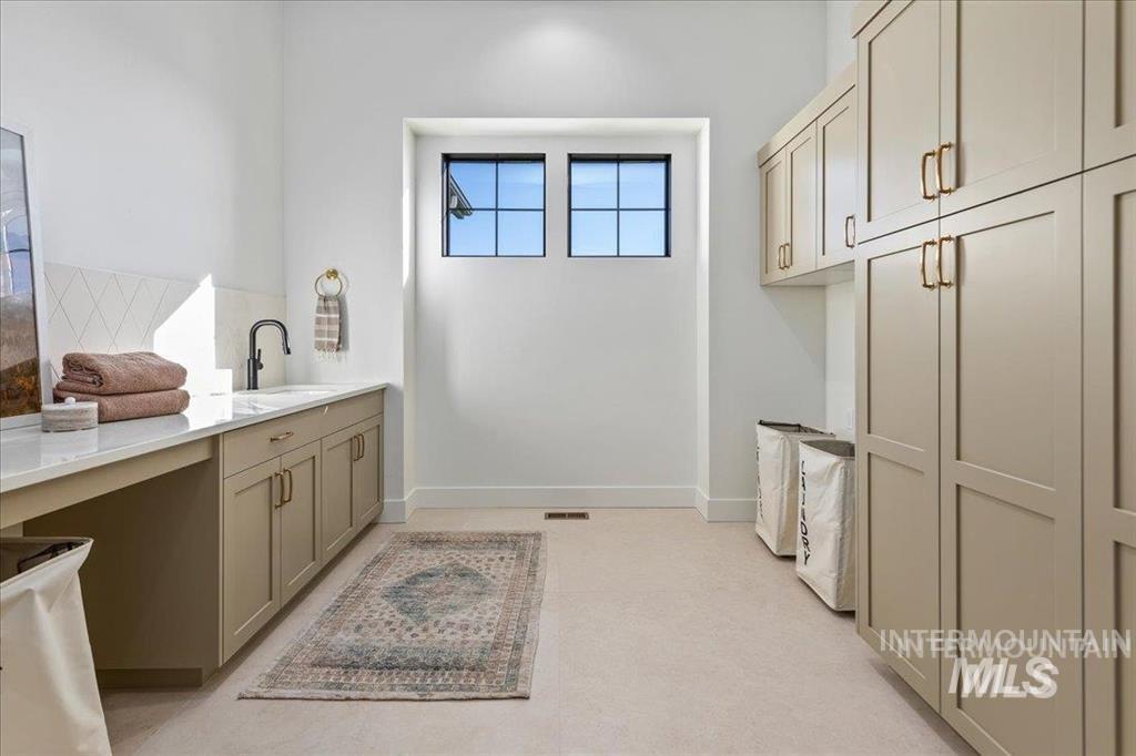 781 Watkins St, Middleton, Idaho 83644, 5 Bedrooms, 4 Bathrooms, Residential For Sale, Price $1,850,000, 98968219