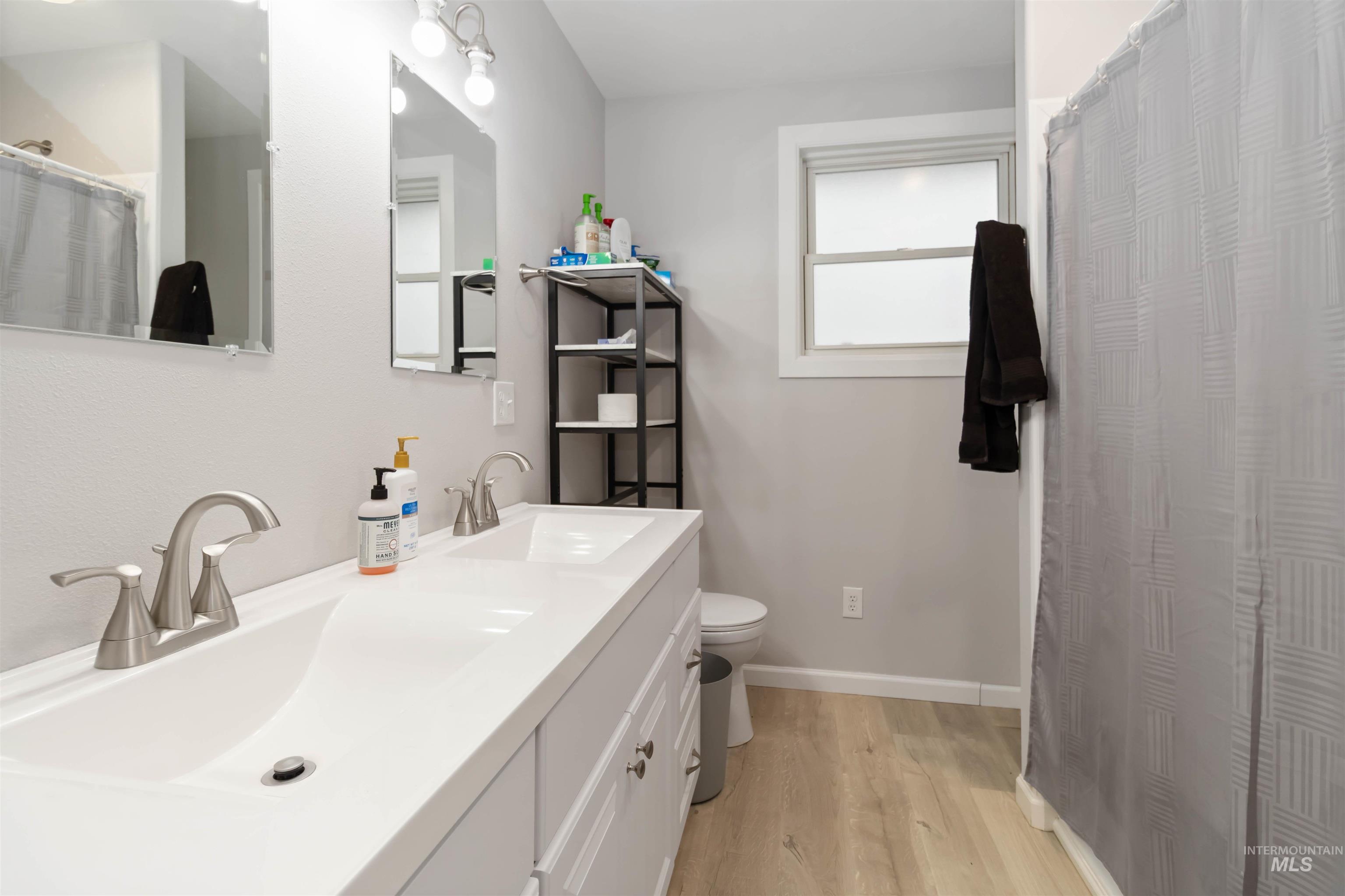 4000 S Cole Rd, Boise, Idaho 83709-4920, 5 Bedrooms, 3 Bathrooms, Residential For Sale, Price $675,000, 98968245