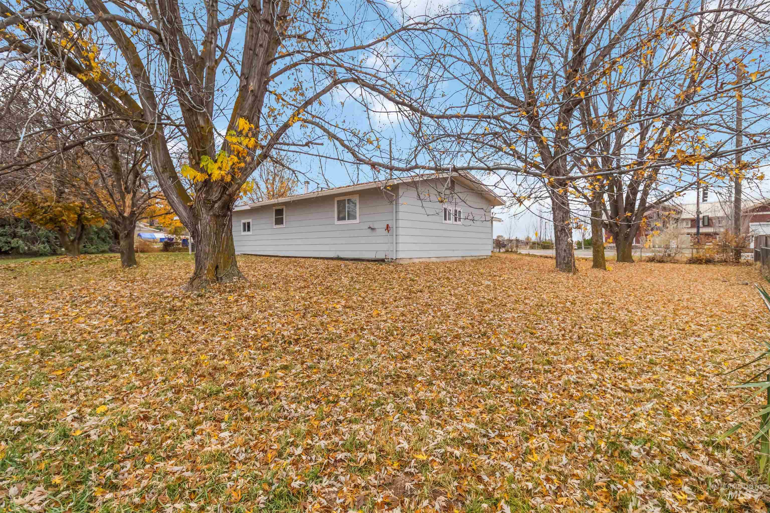 4000 S Cole Rd, Boise, Idaho 83709-4920, 5 Bedrooms, 3 Bathrooms, Residential For Sale, Price $675,000, 98968245