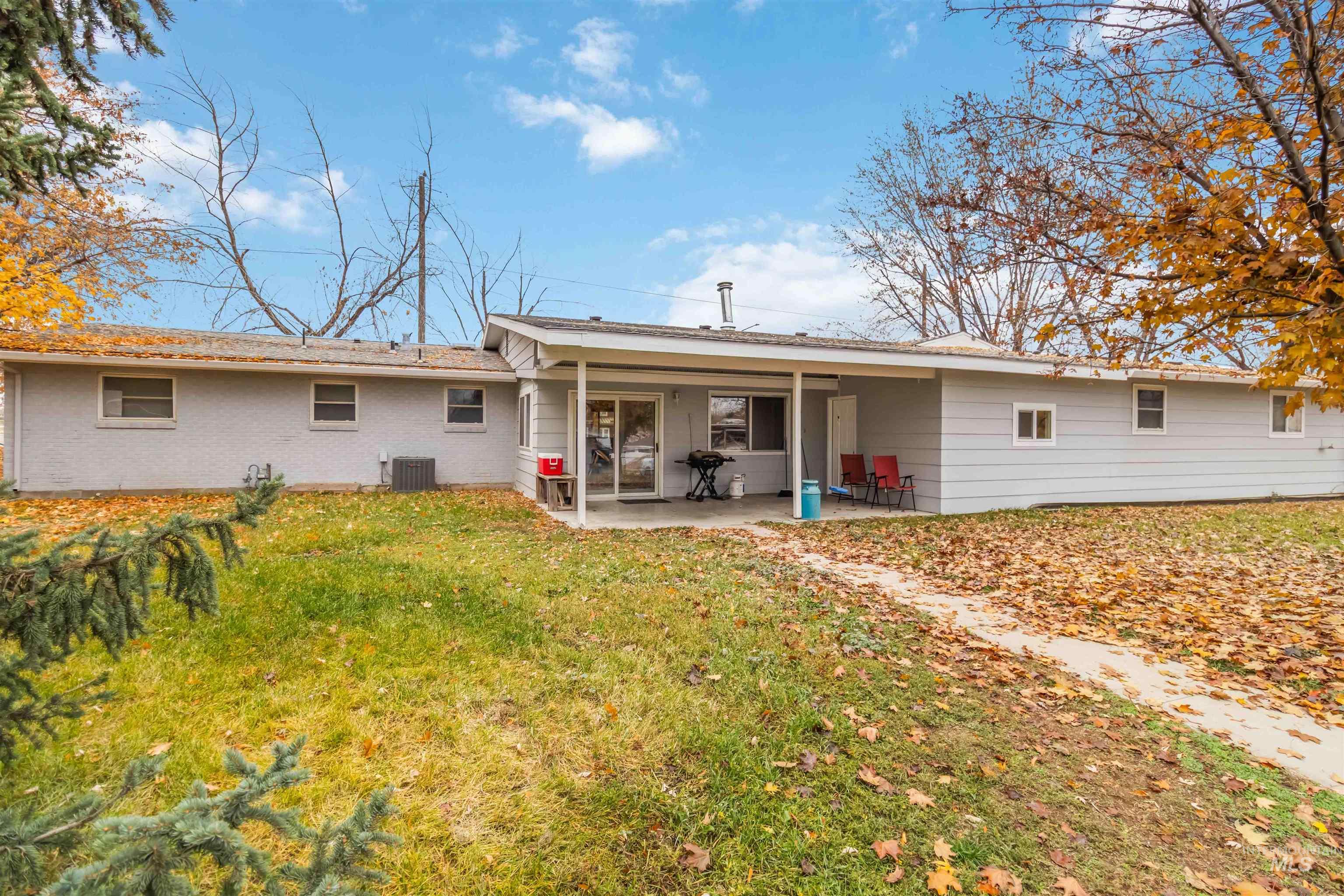 4000 S Cole Rd, Boise, Idaho 83709-4920, 5 Bedrooms, 3 Bathrooms, Residential For Sale, Price $675,000, 98968245