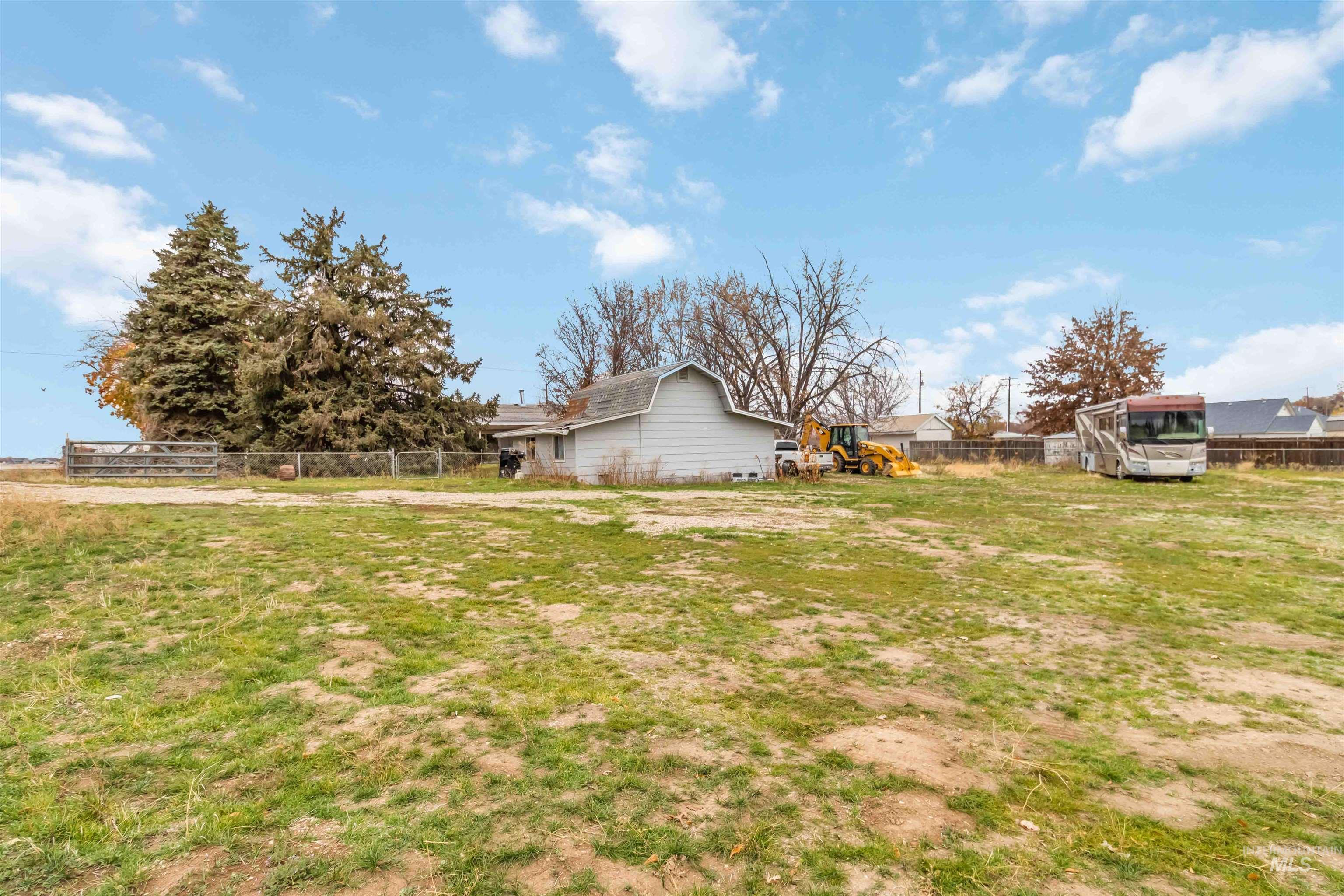 4000 S Cole Rd, Boise, Idaho 83709-4920, 5 Bedrooms, 3 Bathrooms, Residential For Sale, Price $675,000, 98968245