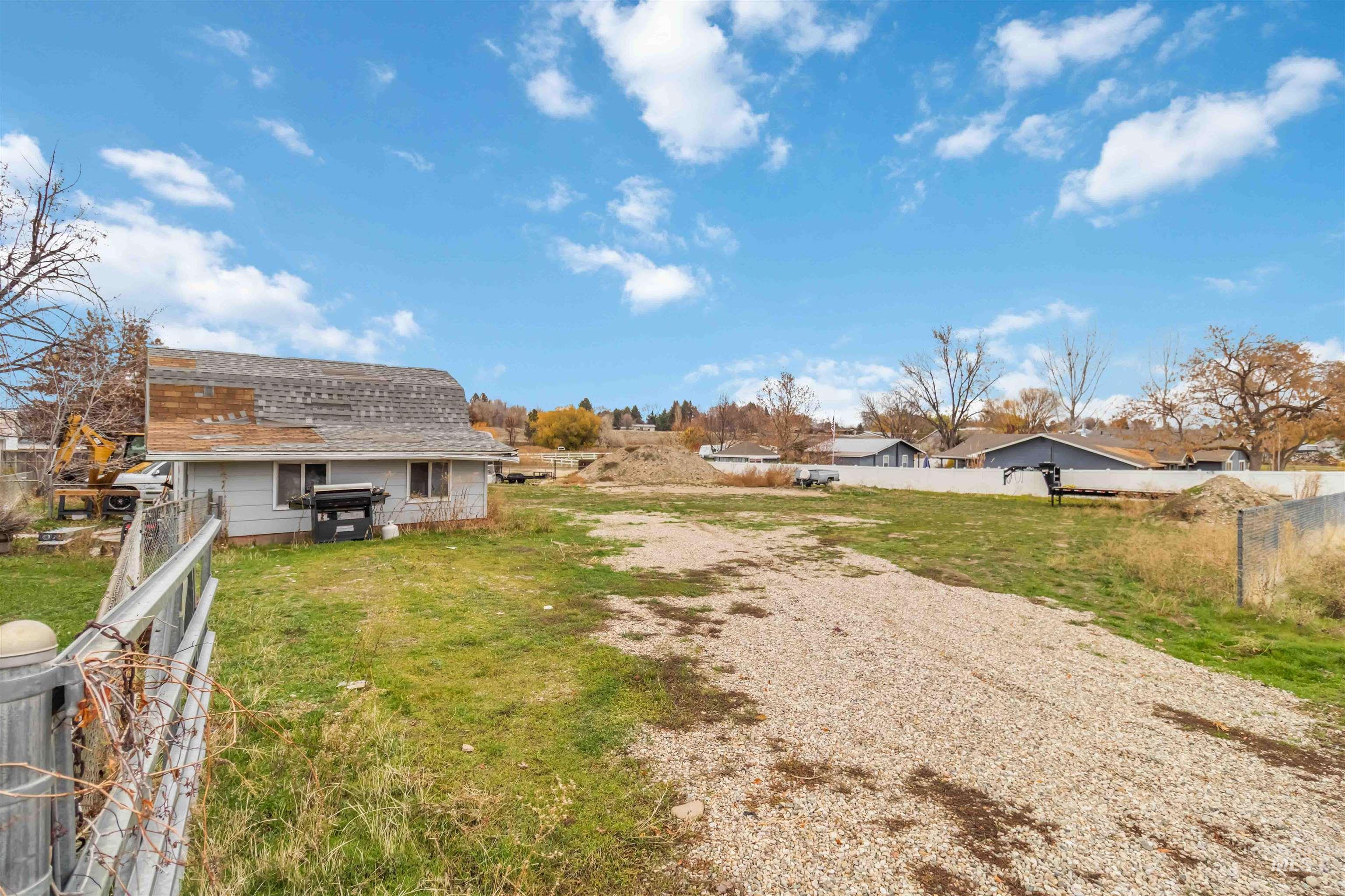 4000 S Cole Rd, Boise, Idaho 83709-4920, 5 Bedrooms, 3 Bathrooms, Residential For Sale, Price $675,000, 98968245