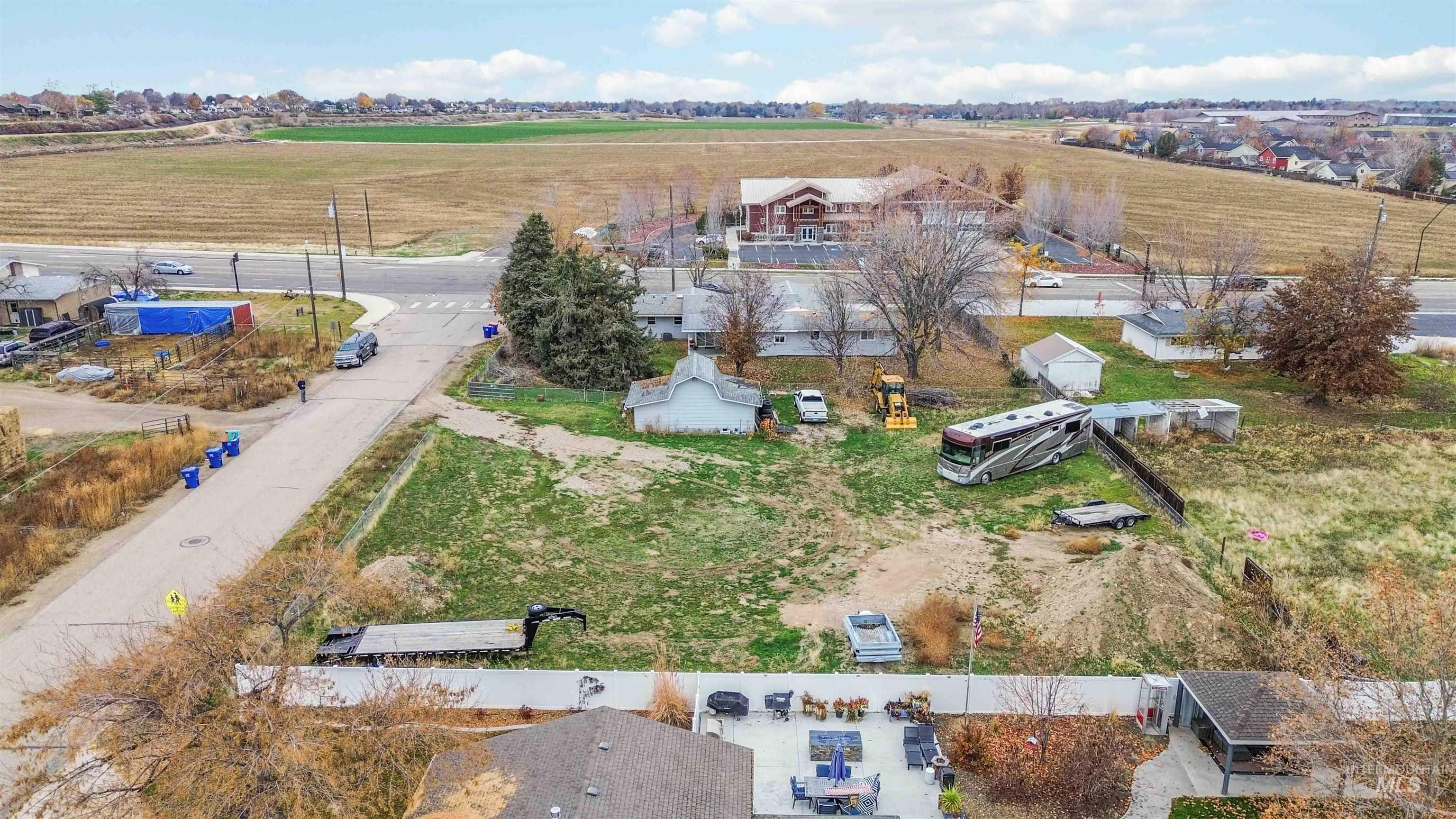 4000 S Cole Rd, Boise, Idaho 83709-4920, 5 Bedrooms, 3 Bathrooms, Residential For Sale, Price $675,000, 98968245