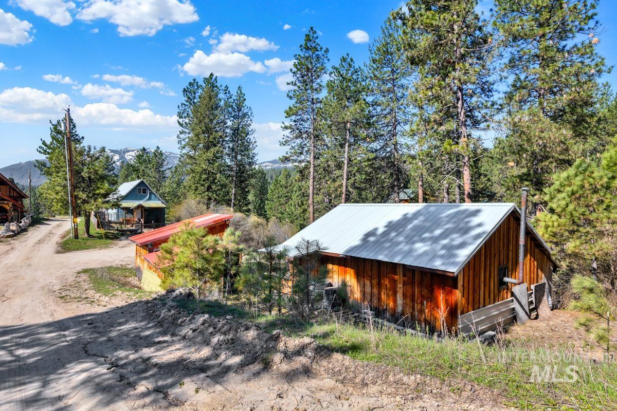 4 Lookout Ct, Garden Valley, Idaho 83622, 2 Bedrooms, 1 Bathroom, Residential For Sale, Price $349,900, 98968264