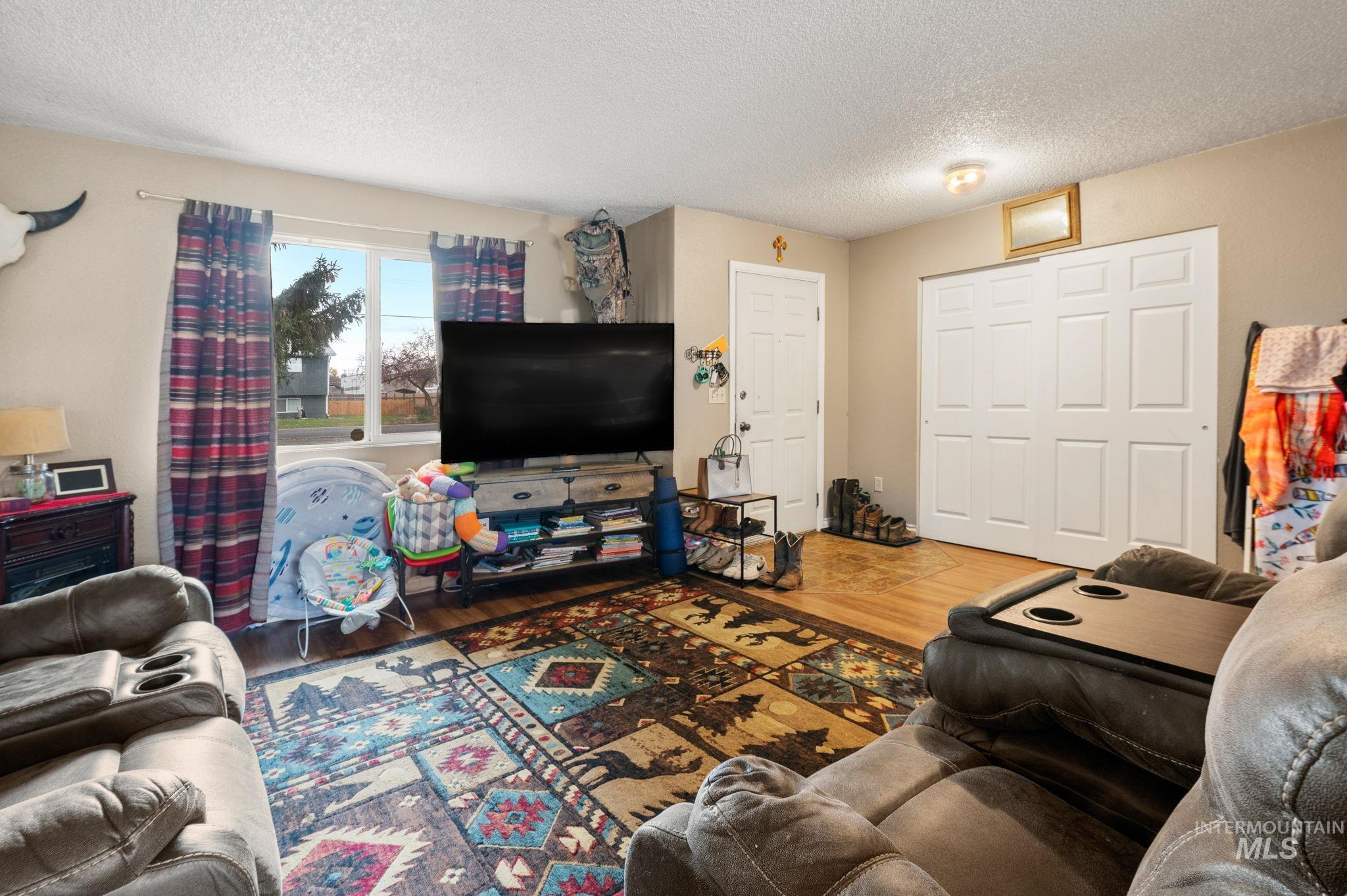 835 Stewart Avenue, Lewiston, Idaho 83501, 2 Bedrooms, 1 Bathroom, Residential Income For Sale, Price $389,000, 98968282