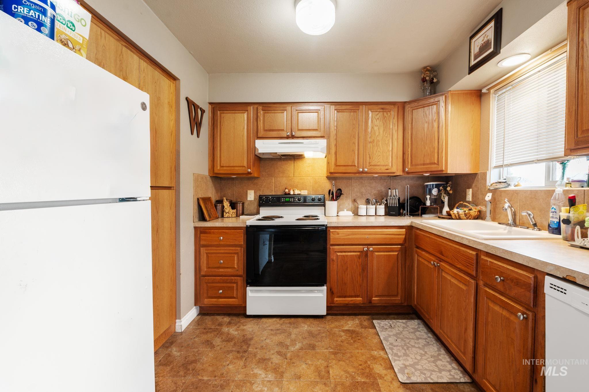 835 Stewart Avenue, Lewiston, Idaho 83501, 2 Bedrooms, 1 Bathroom, Residential Income For Sale, Price $389,000, 98968282