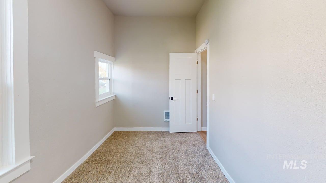 824 4th St, Clarkston, Washington 99403, 3 Bedrooms, 1 Bathroom, Residential For Sale, Price $285,000, 98968283