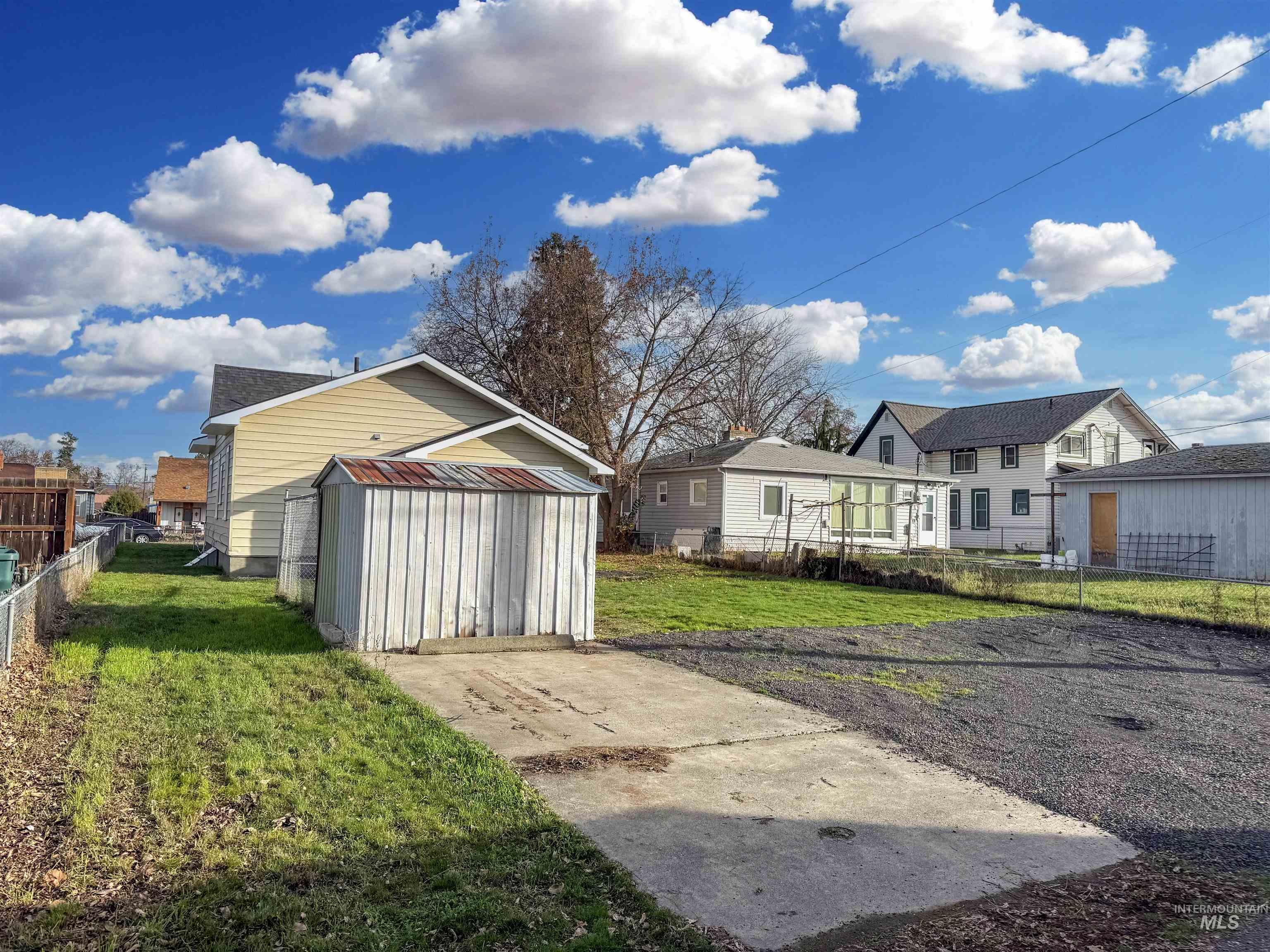 824 4th St, Clarkston, Washington 99403, 3 Bedrooms, 1 Bathroom, Residential For Sale, Price $285,000, 98968283