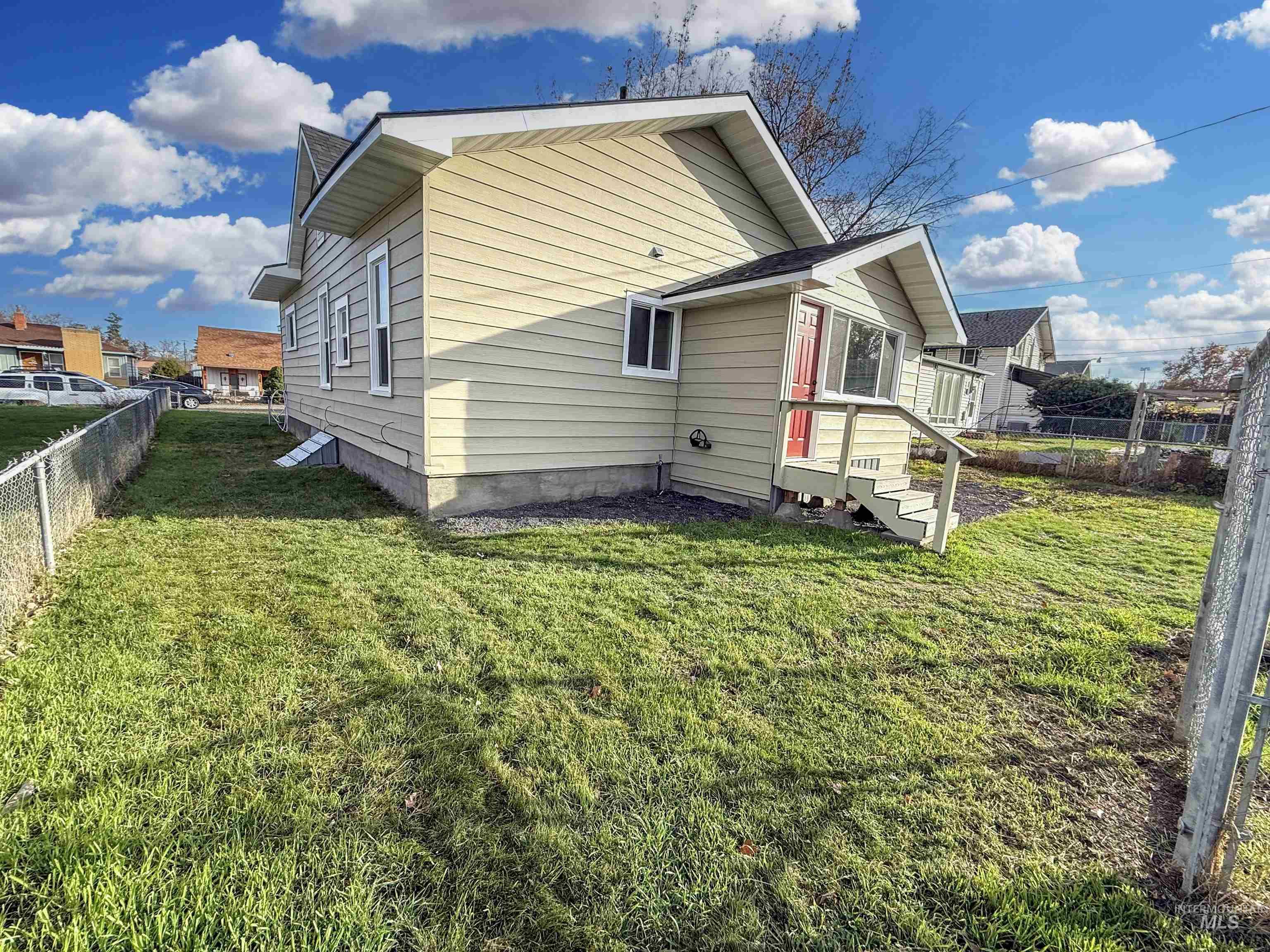 824 4th St, Clarkston, Washington 99403, 3 Bedrooms, 1 Bathroom, Residential For Sale, Price $285,000, 98968283