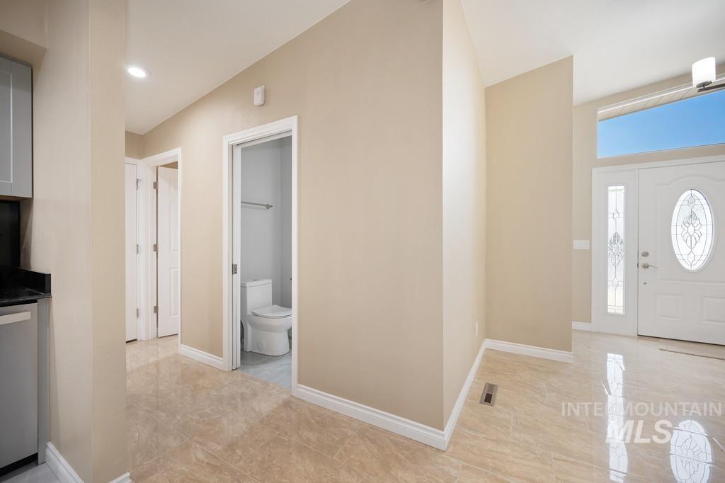 1221 7th Street, Clarkston, Washington 99403, 5 Bedrooms, 3.5 Bathrooms, Residential For Sale, Price $535,000, 98968293