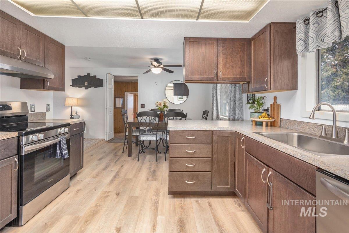 4550 W Bloom St, Boise, Idaho 83703, 4 Bedrooms, 2 Bathrooms, Residential For Sale, Price $495,000, 98968297