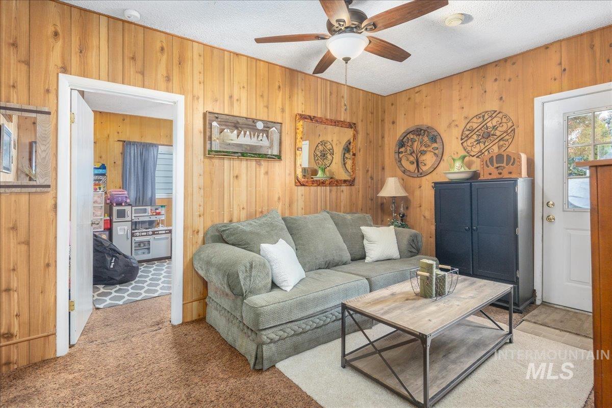 4550 W Bloom St, Boise, Idaho 83703, 4 Bedrooms, 2 Bathrooms, Residential For Sale, Price $495,000, 98968297