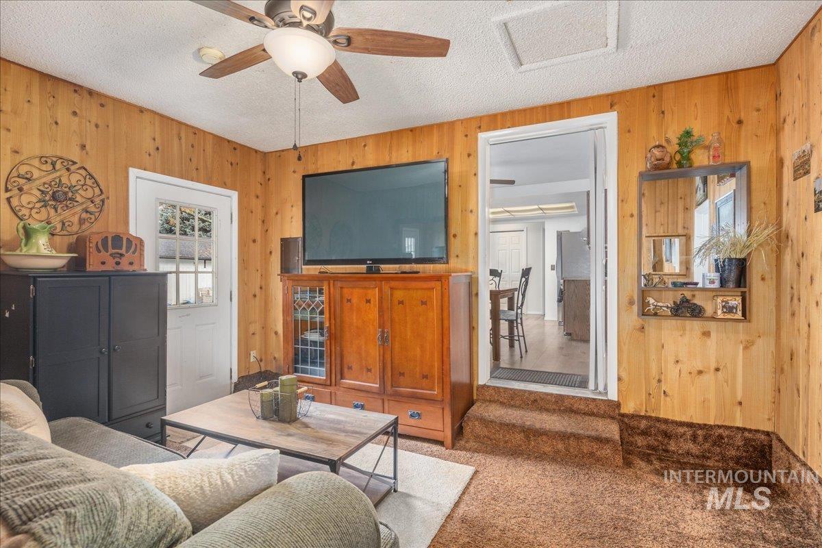 4550 W Bloom St, Boise, Idaho 83703, 4 Bedrooms, 2 Bathrooms, Residential For Sale, Price $495,000, 98968297