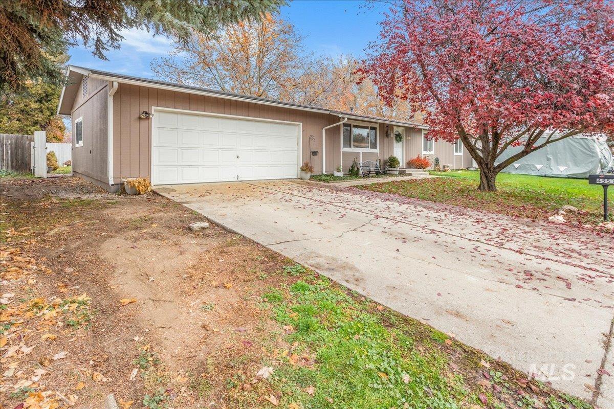 4550 W Bloom St, Boise, Idaho 83703, 4 Bedrooms, 2 Bathrooms, Residential For Sale, Price $495,000, 98968297