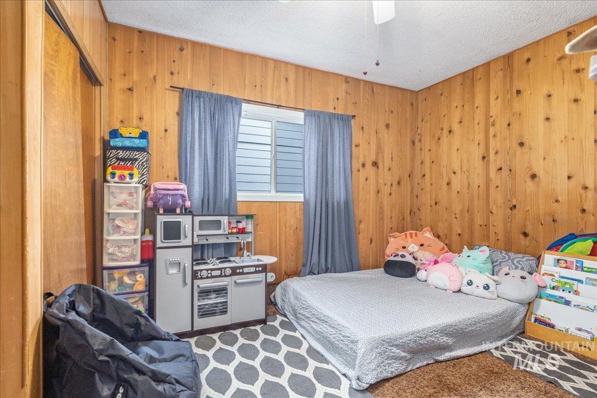 4550 W Bloom St, Boise, Idaho 83703, 4 Bedrooms, 2 Bathrooms, Residential For Sale, Price $495,000, 98968297