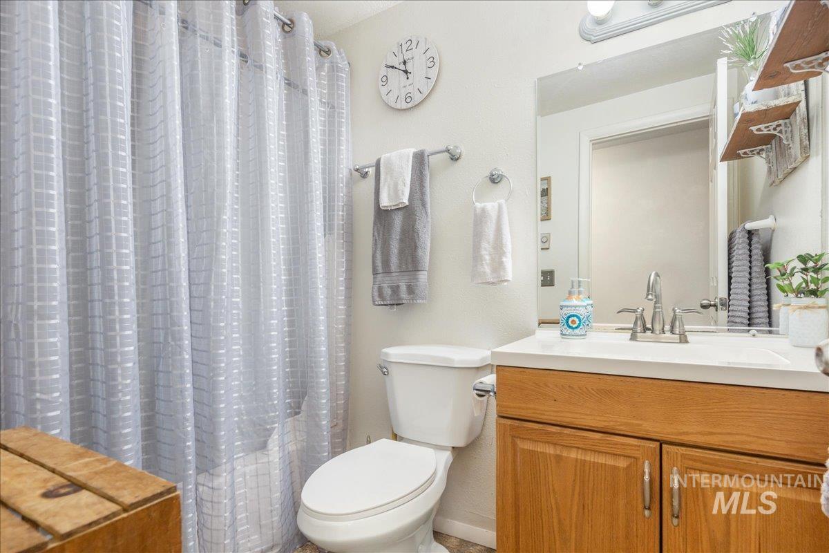 4550 W Bloom St, Boise, Idaho 83703, 4 Bedrooms, 2 Bathrooms, Residential For Sale, Price $495,000, 98968297