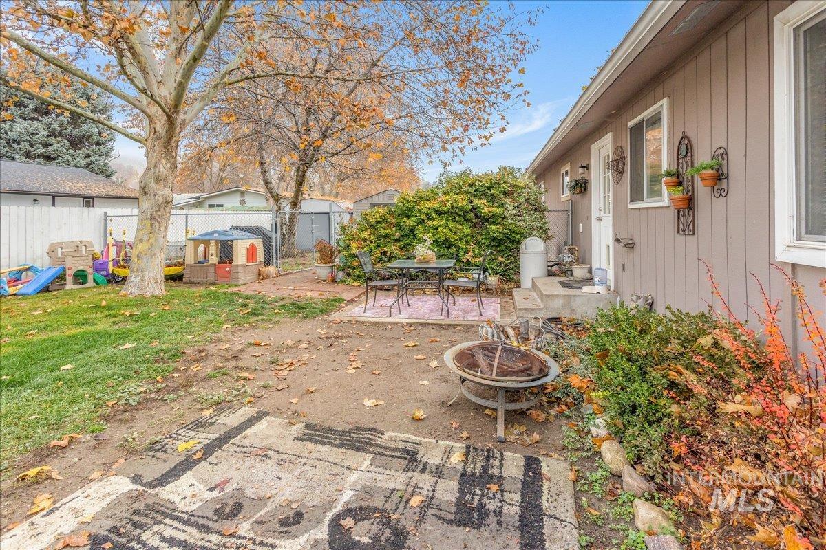 4550 W Bloom St, Boise, Idaho 83703, 4 Bedrooms, 2 Bathrooms, Residential For Sale, Price $495,000, 98968297