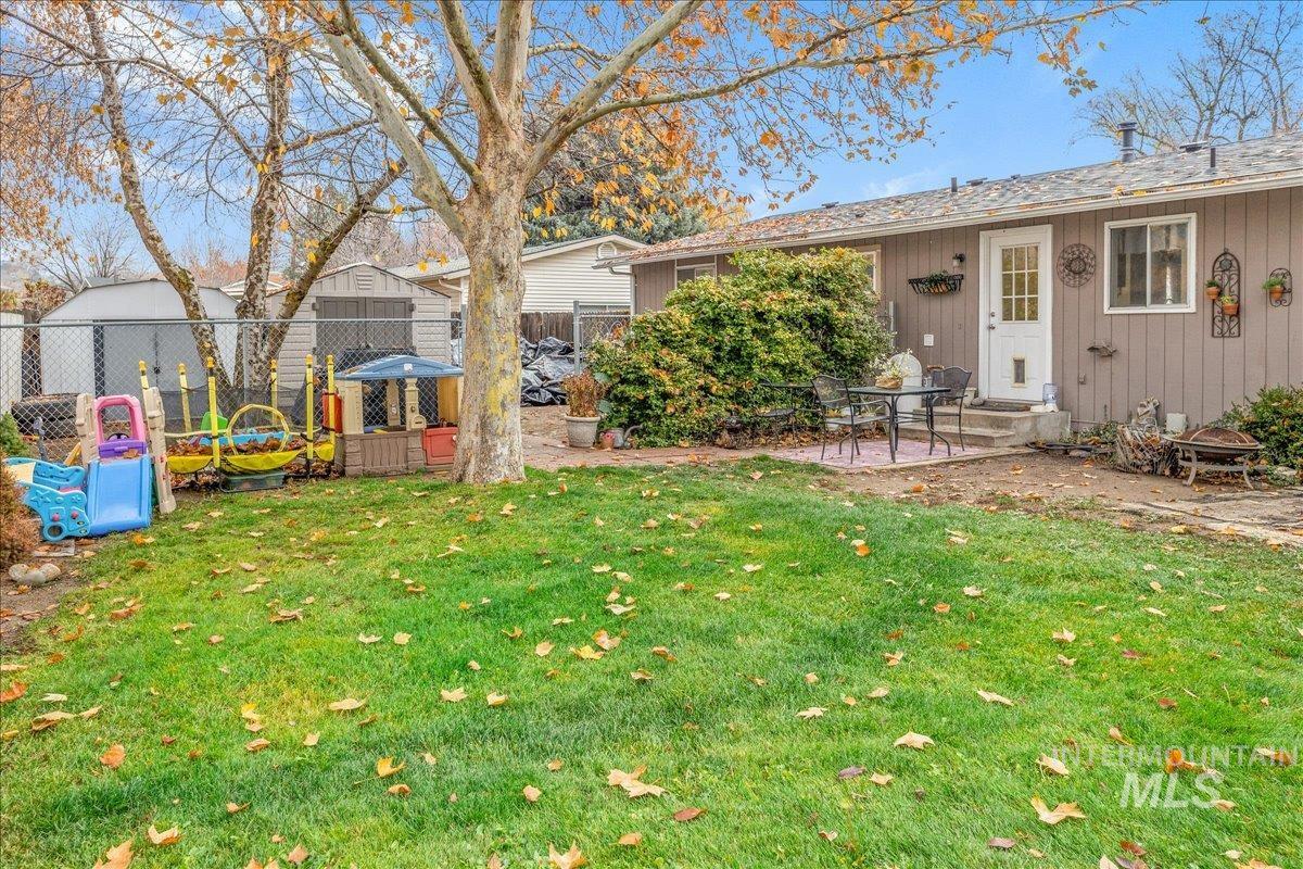 4550 W Bloom St, Boise, Idaho 83703, 4 Bedrooms, 2 Bathrooms, Residential For Sale, Price $495,000, 98968297