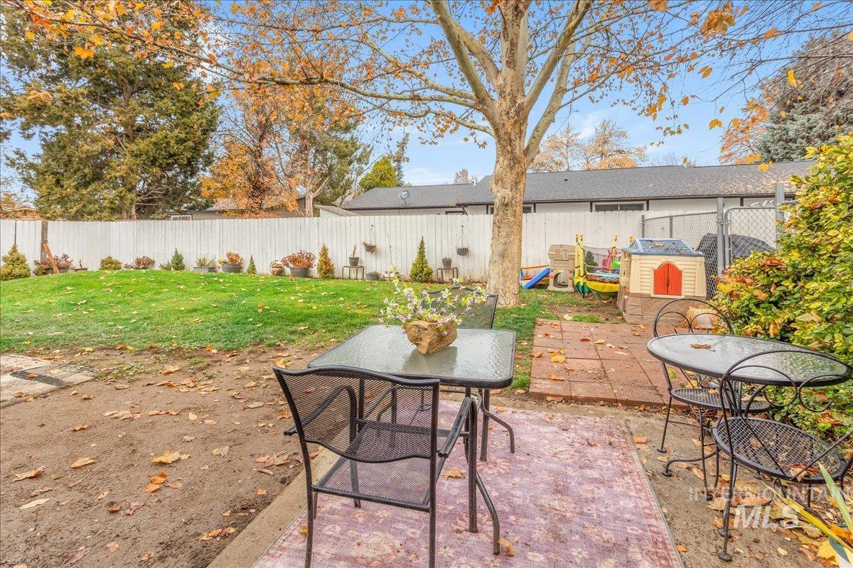 4550 W Bloom St, Boise, Idaho 83703, 4 Bedrooms, 2 Bathrooms, Residential For Sale, Price $495,000, 98968297