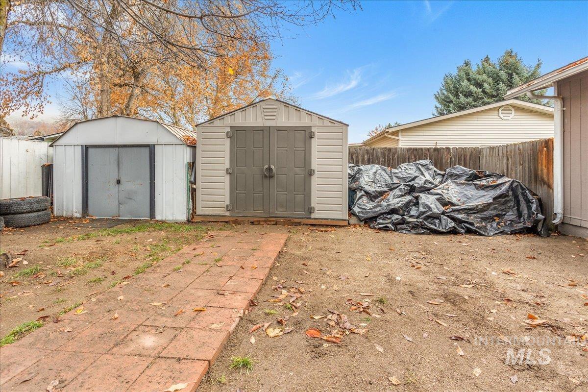 4550 W Bloom St, Boise, Idaho 83703, 4 Bedrooms, 2 Bathrooms, Residential For Sale, Price $495,000, 98968297