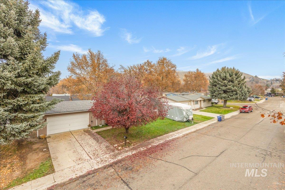 4550 W Bloom St, Boise, Idaho 83703, 4 Bedrooms, 2 Bathrooms, Residential For Sale, Price $495,000, 98968297