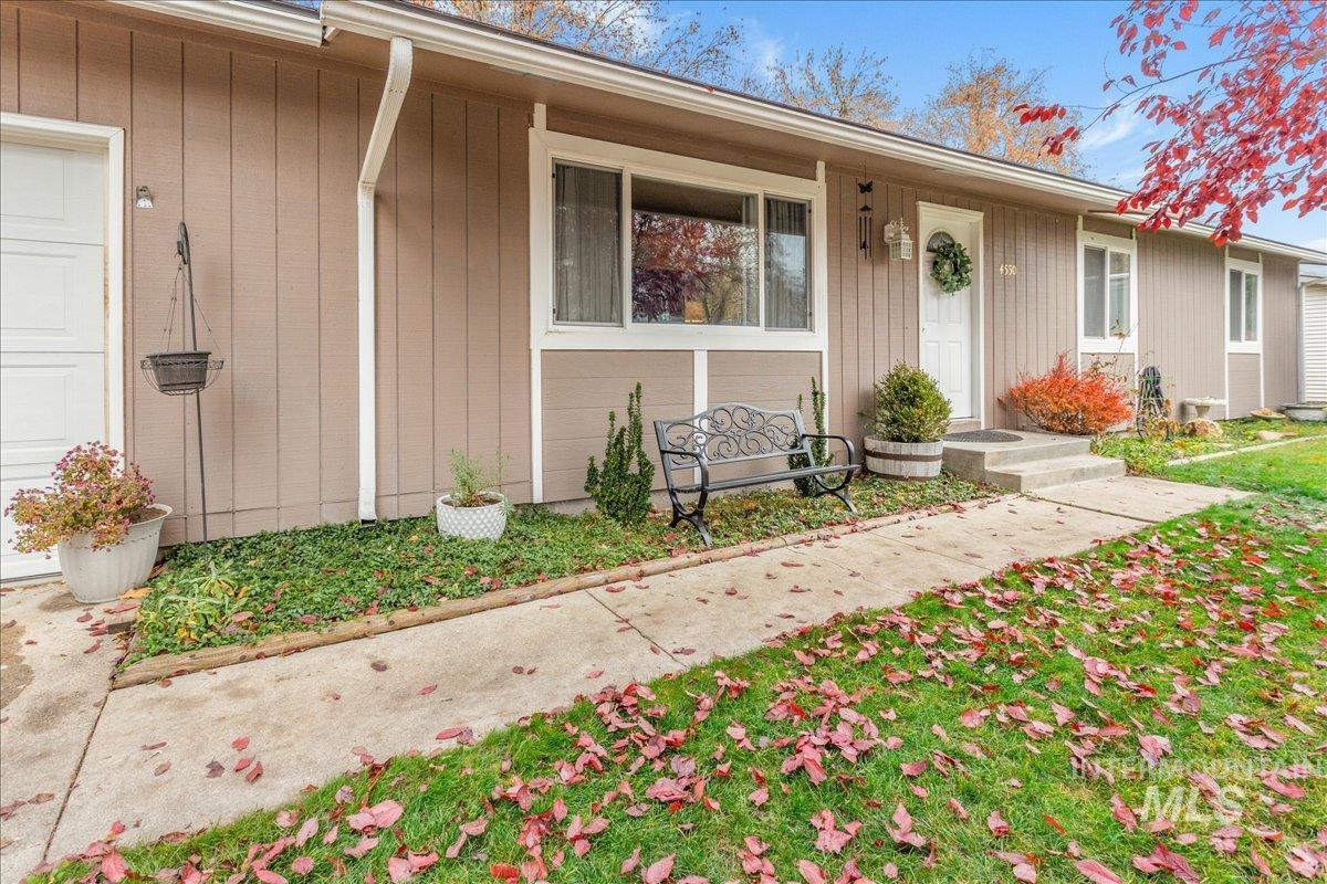 4550 W Bloom St, Boise, Idaho 83703, 4 Bedrooms, 2 Bathrooms, Residential For Sale, Price $495,000, 98968297