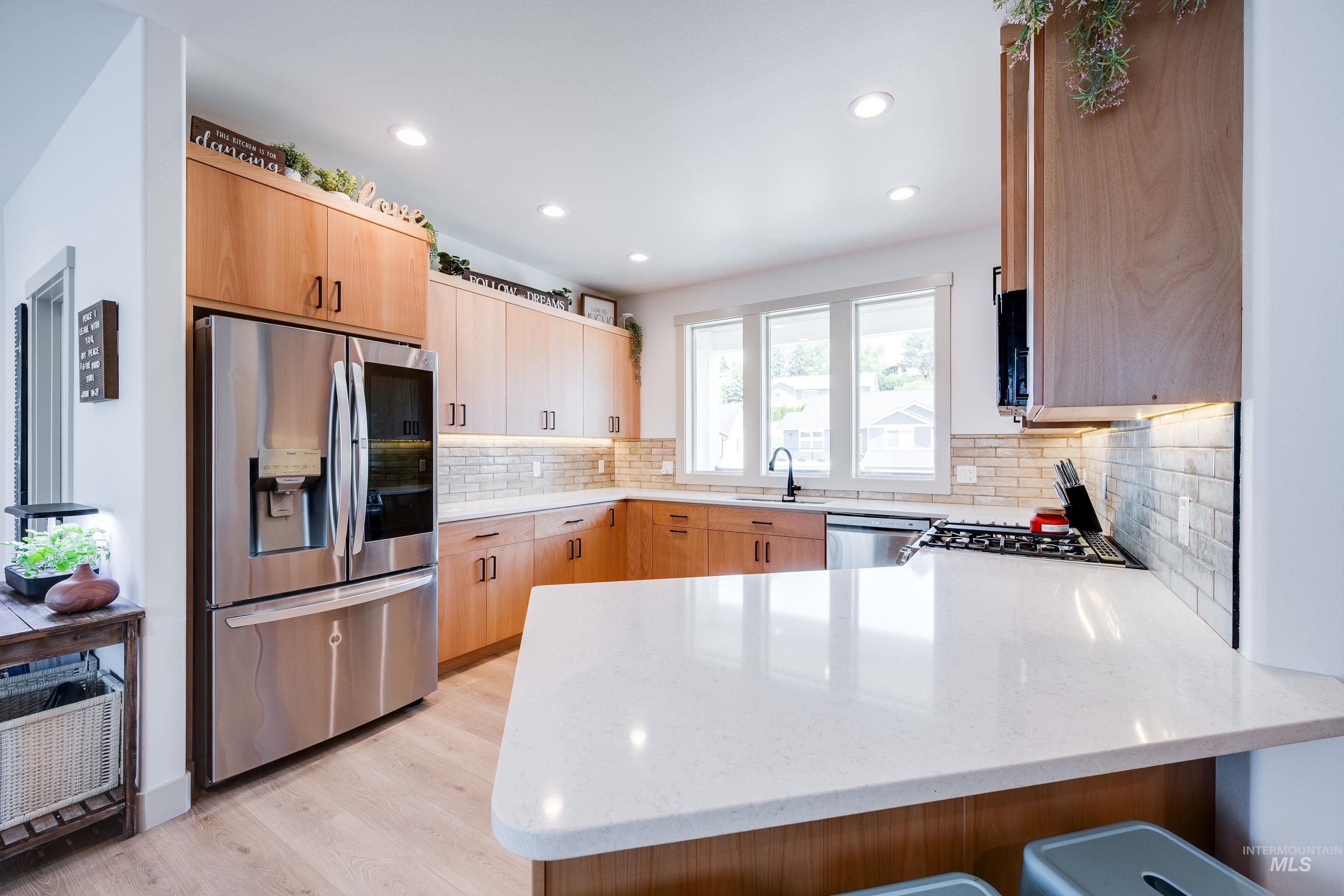 415 Southview Ave., Moscow, Idaho 83843, 5 Bedrooms, 3 Bathrooms, Residential For Sale, Price $709,000, 98968299