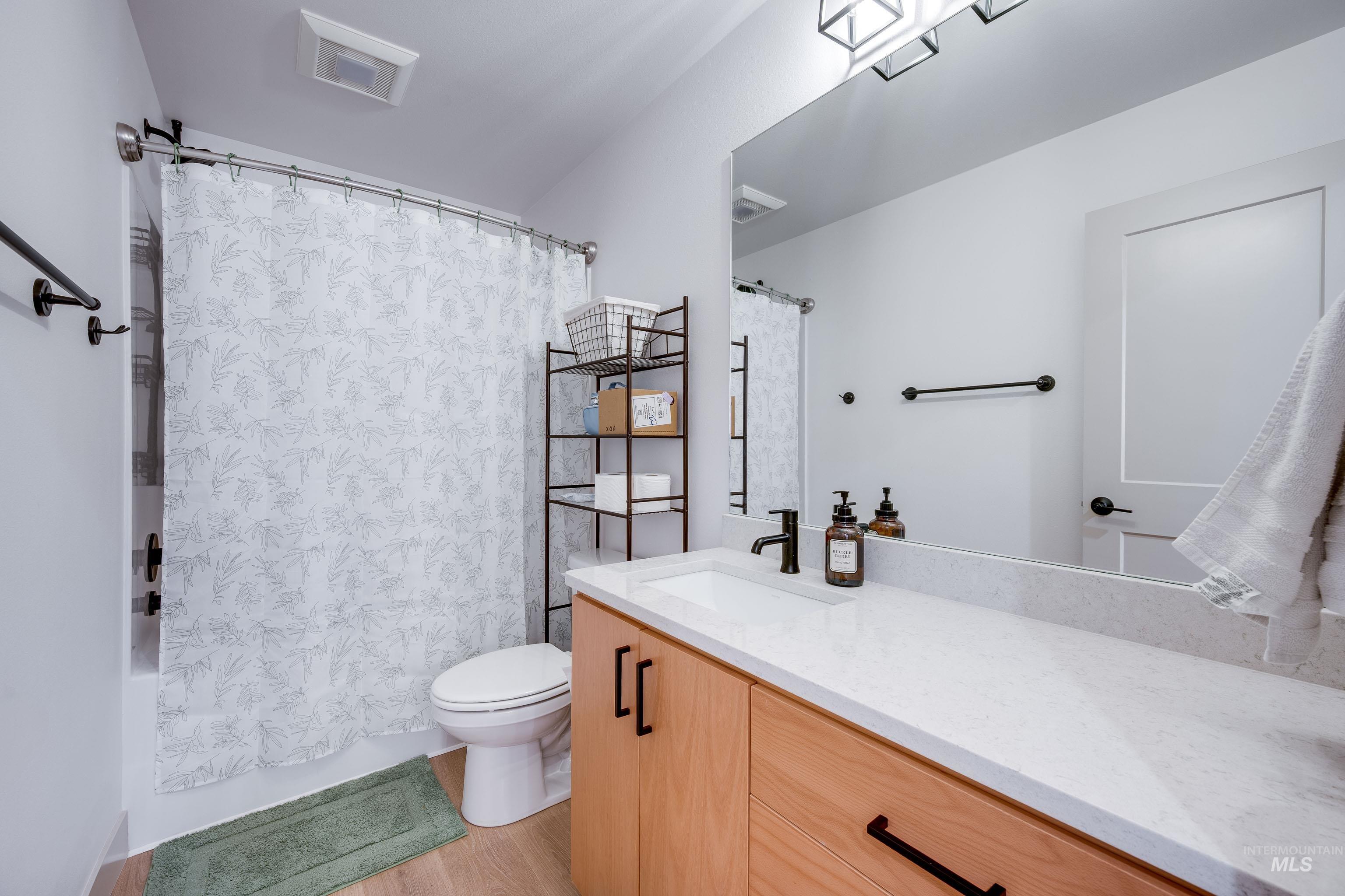 415 Southview Ave., Moscow, Idaho 83843, 5 Bedrooms, 3 Bathrooms, Residential For Sale, Price $709,000, 98968299